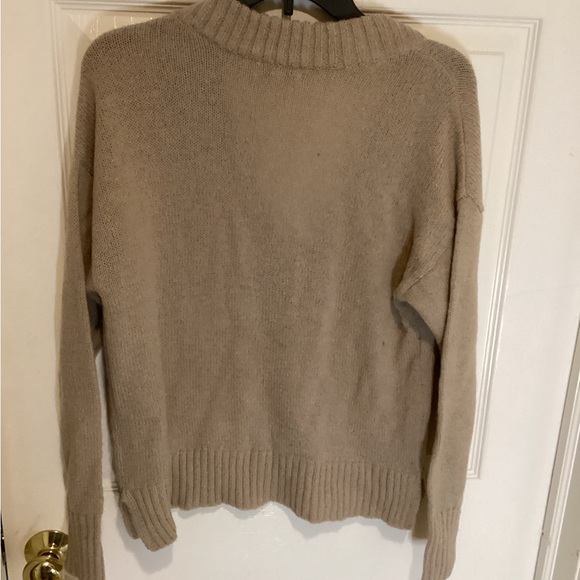 Bar 111 womens sweater, Size M, deep V neck, tan, rib knit all around - Picture 3 of 3
